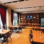 Theatro- Center 4* Тирана