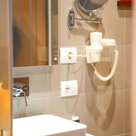 Theatro- Center Hotel Tirana