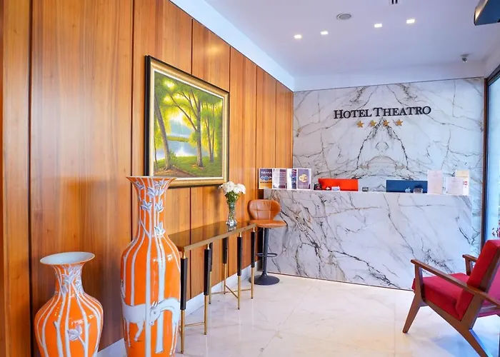 Отель Theatro- Center 4*
