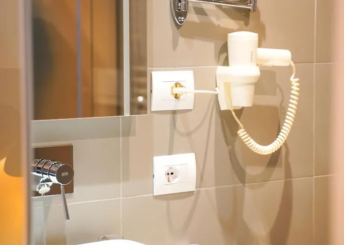 Theatro- Center 호텔 티라나