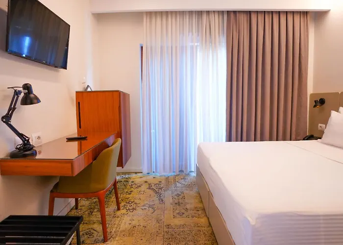 Otel Theatro- Center Tiran