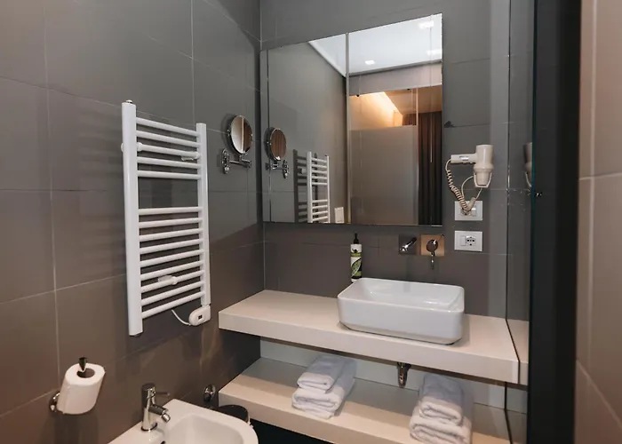 Theatro- Center Otel 4*