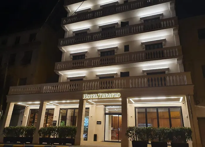 فندق Theatro- Center 4*