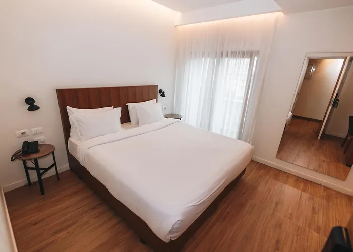 Otel Theatro- Center Tiran