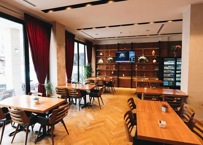 Theatro- Center 4* Tiran